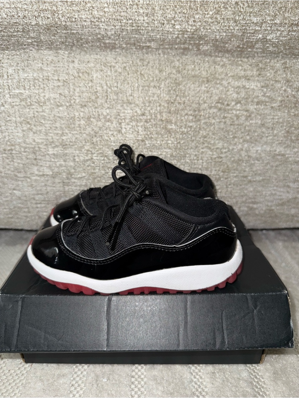 Jordan Kids Black and Red Low-Top Sneakers